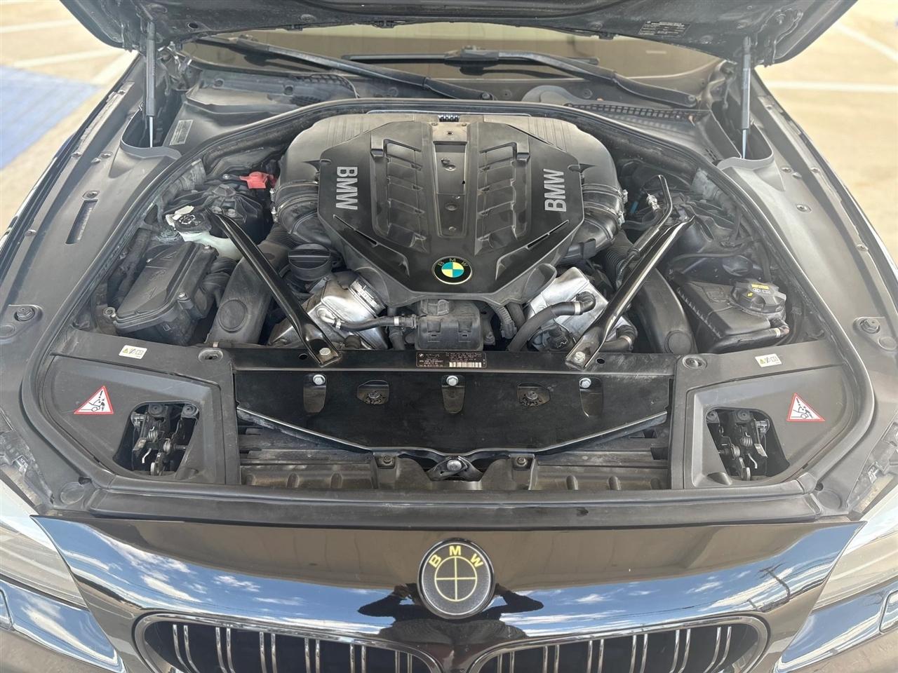 BMW 5-Series  2012