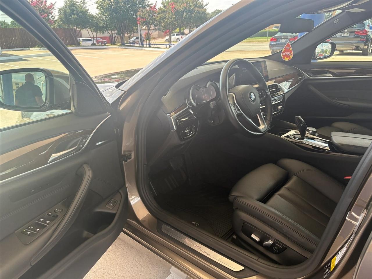 BMW 5-Series  2018