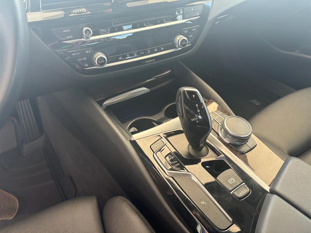 BMW 5-Series  2018