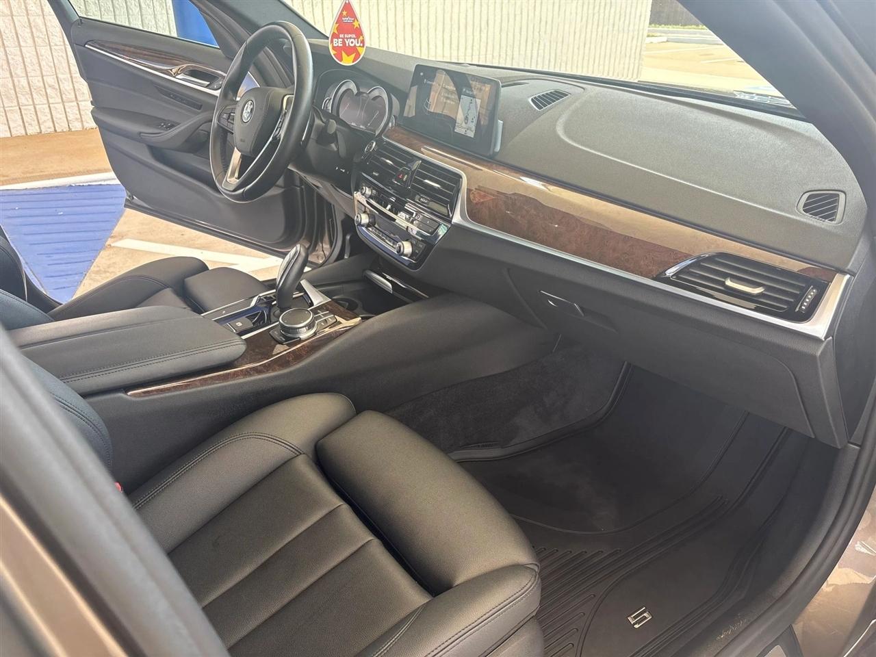 BMW 5-Series  2018