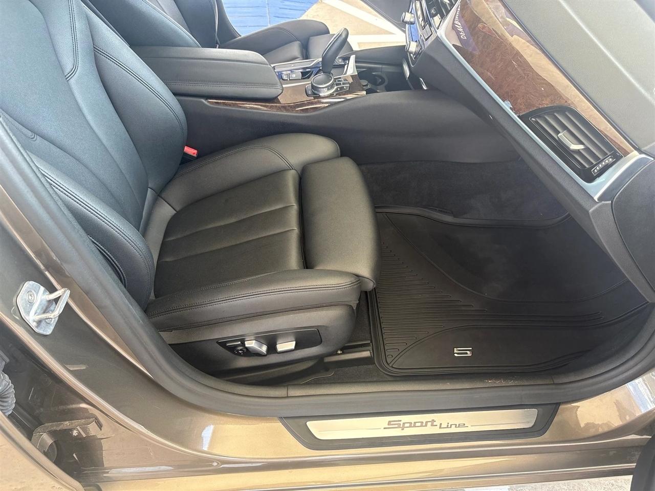 BMW 5-Series  2018