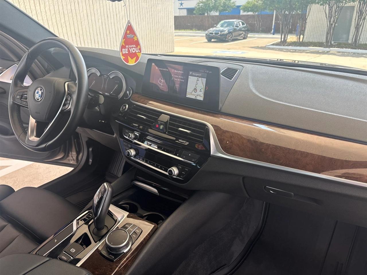 BMW 5-Series  2018