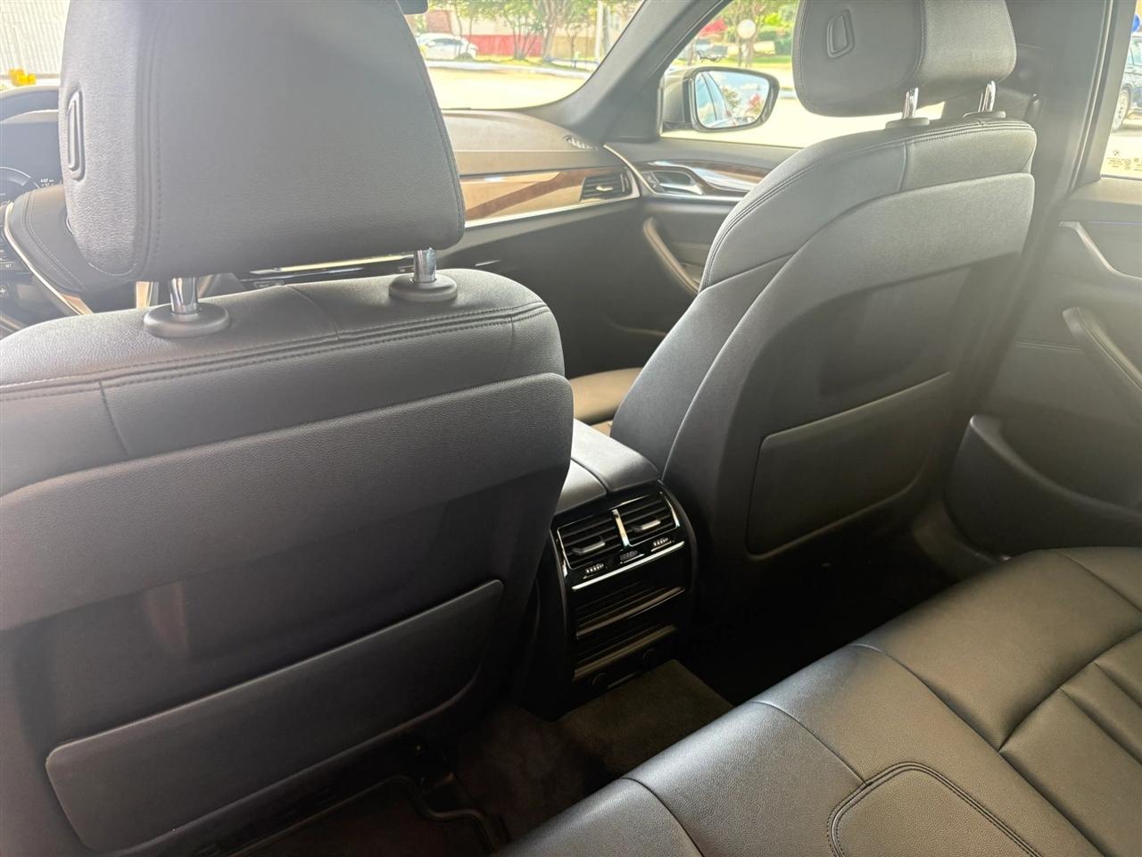 BMW 5-Series  2018