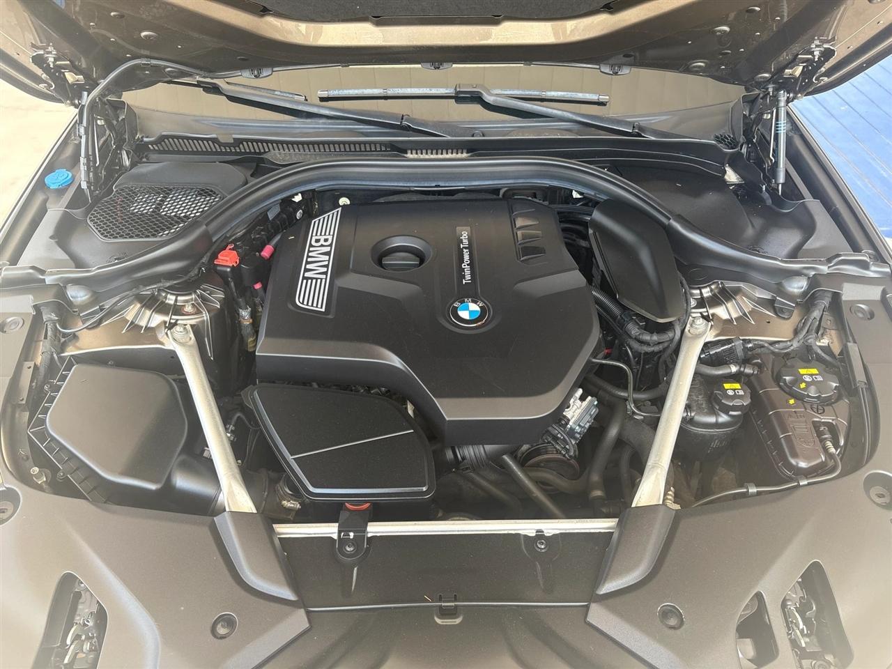 BMW 5-Series  2018