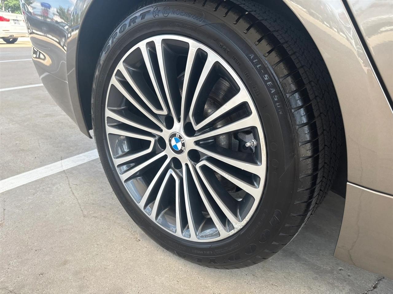BMW 5-Series  2018