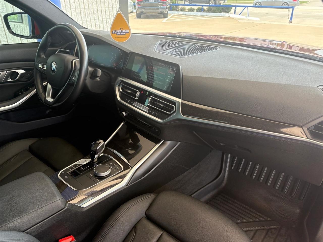 BMW 3-Series  2021