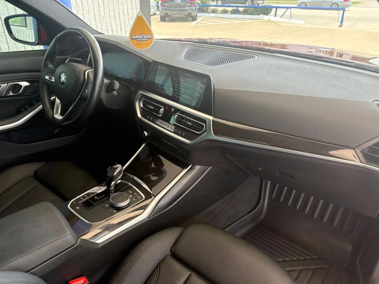 BMW 3-Series  2021