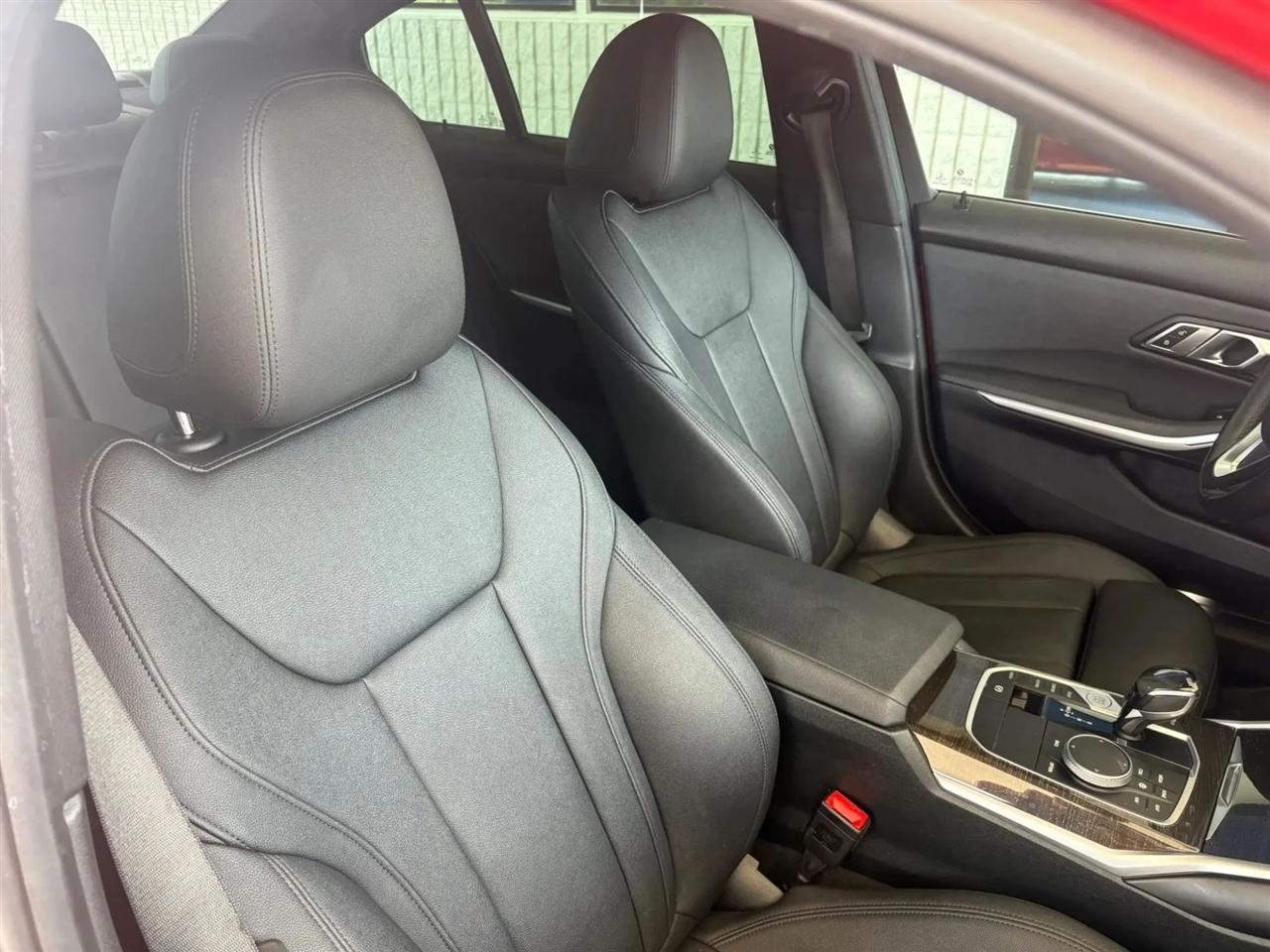 BMW 3-Series  2021