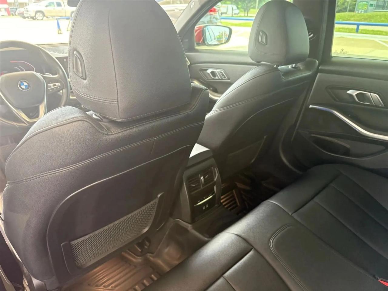 BMW 3-Series  2021