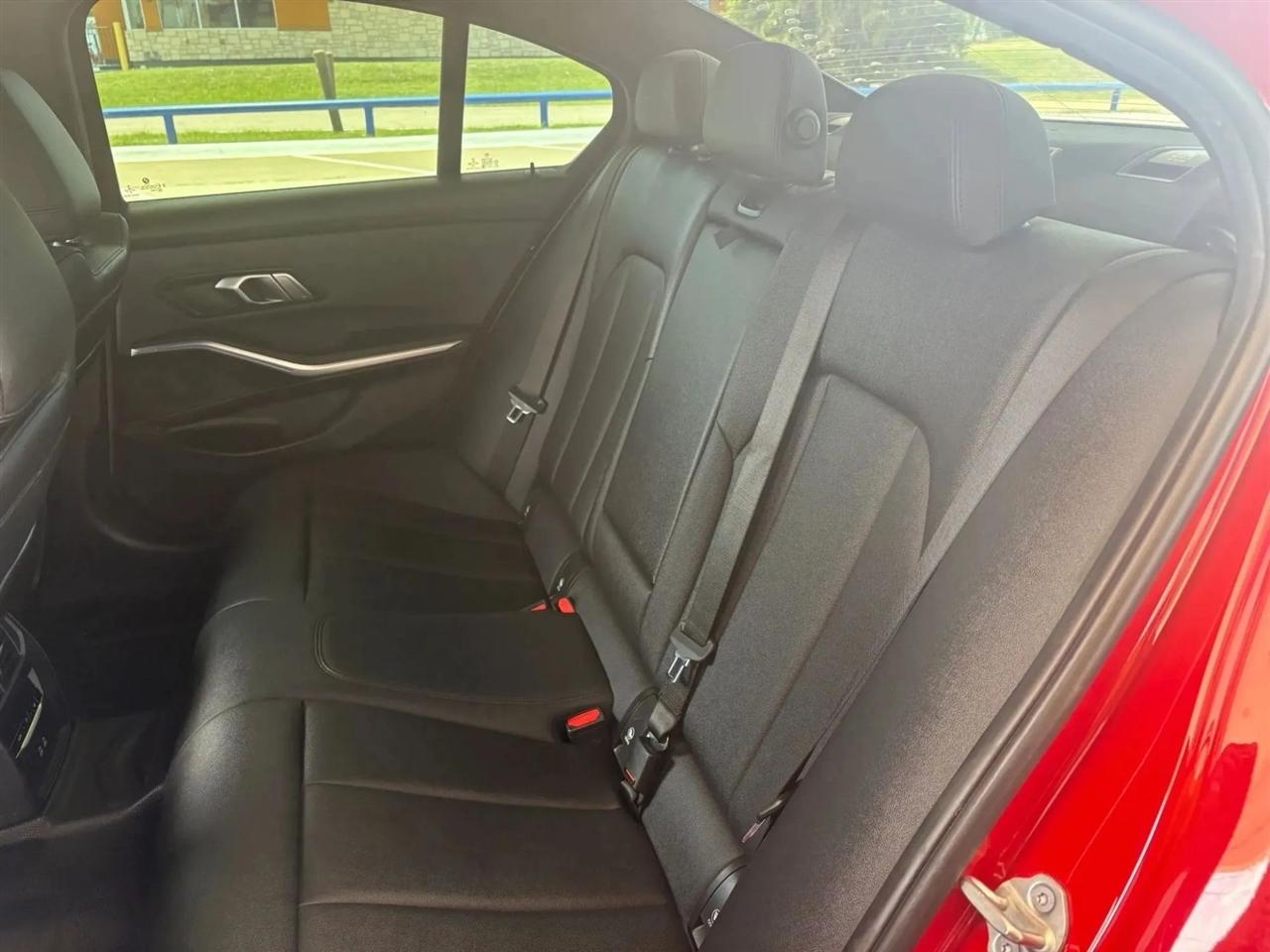 BMW 3-Series  2021