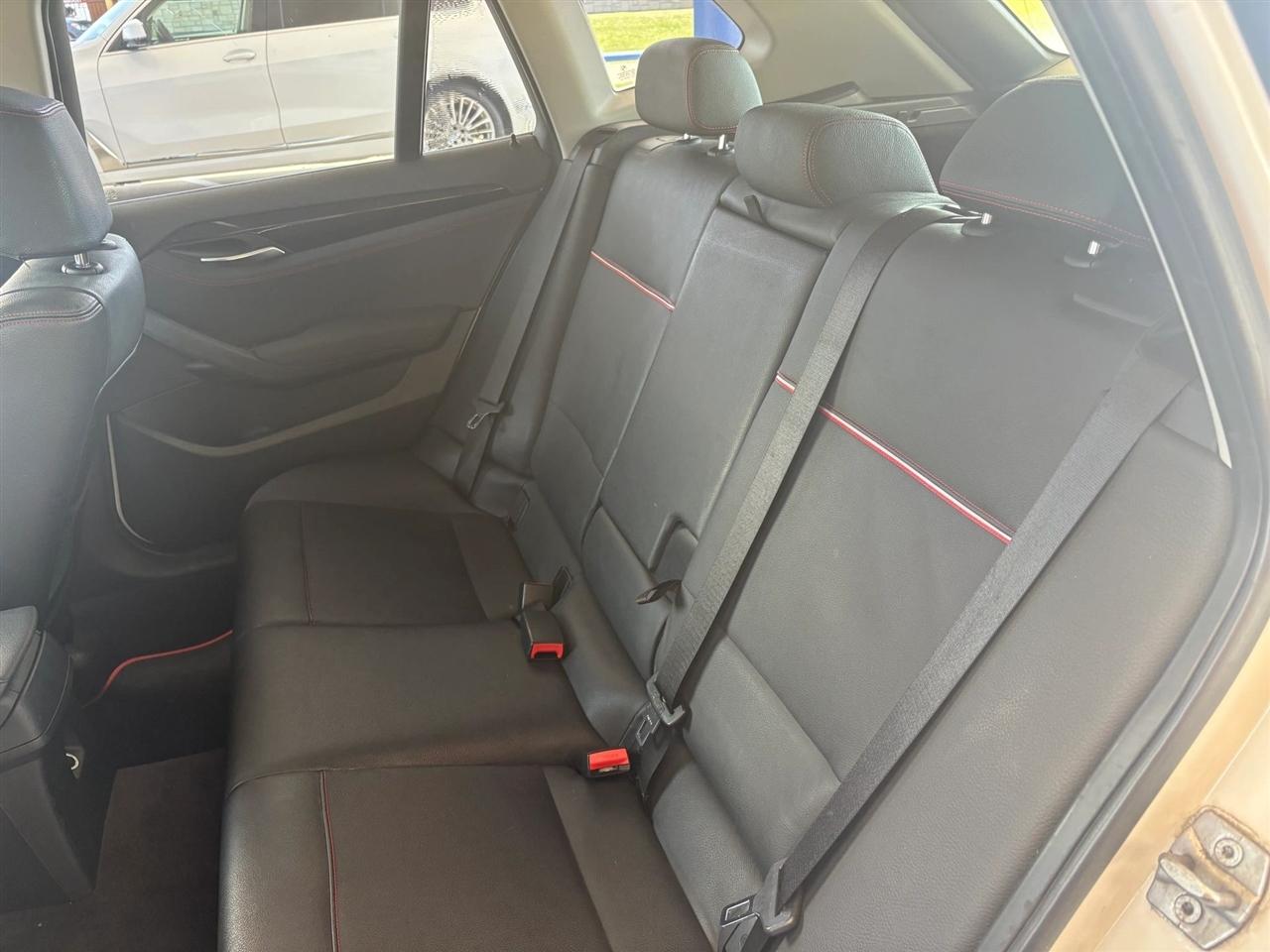 BMW X1  2013