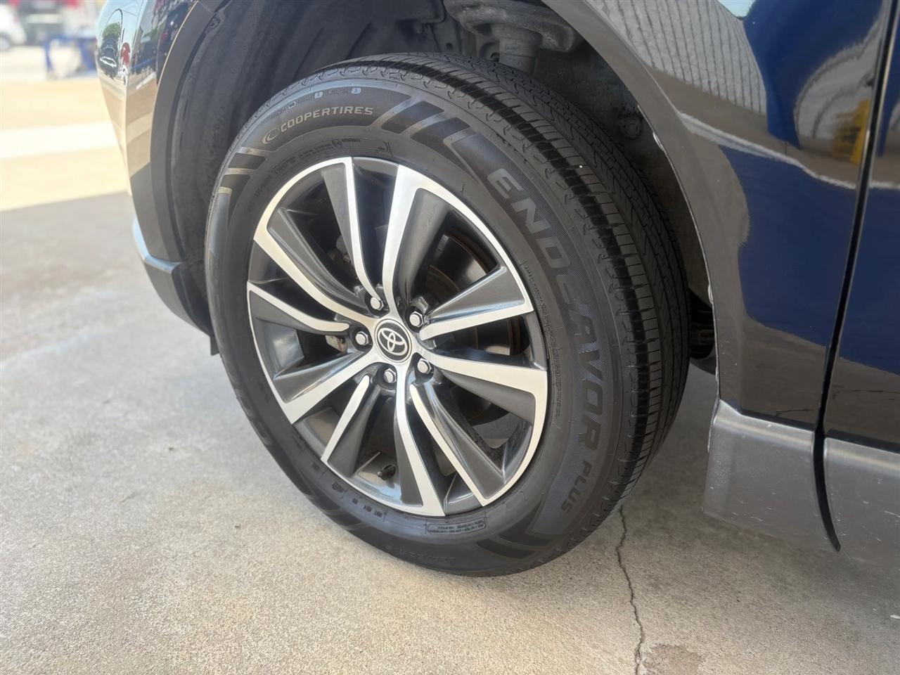 Toyota Venza  2022