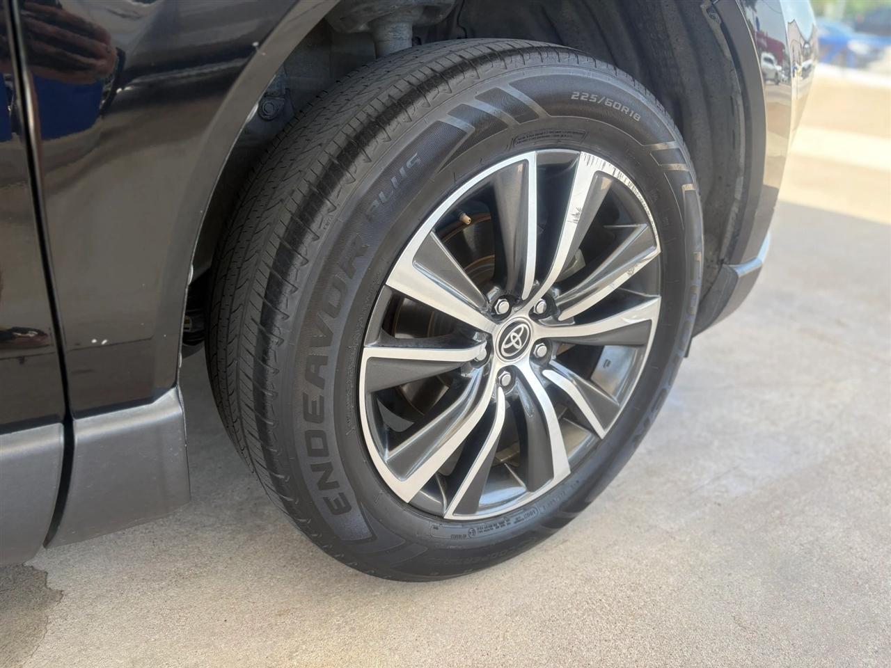 Toyota Venza  2022