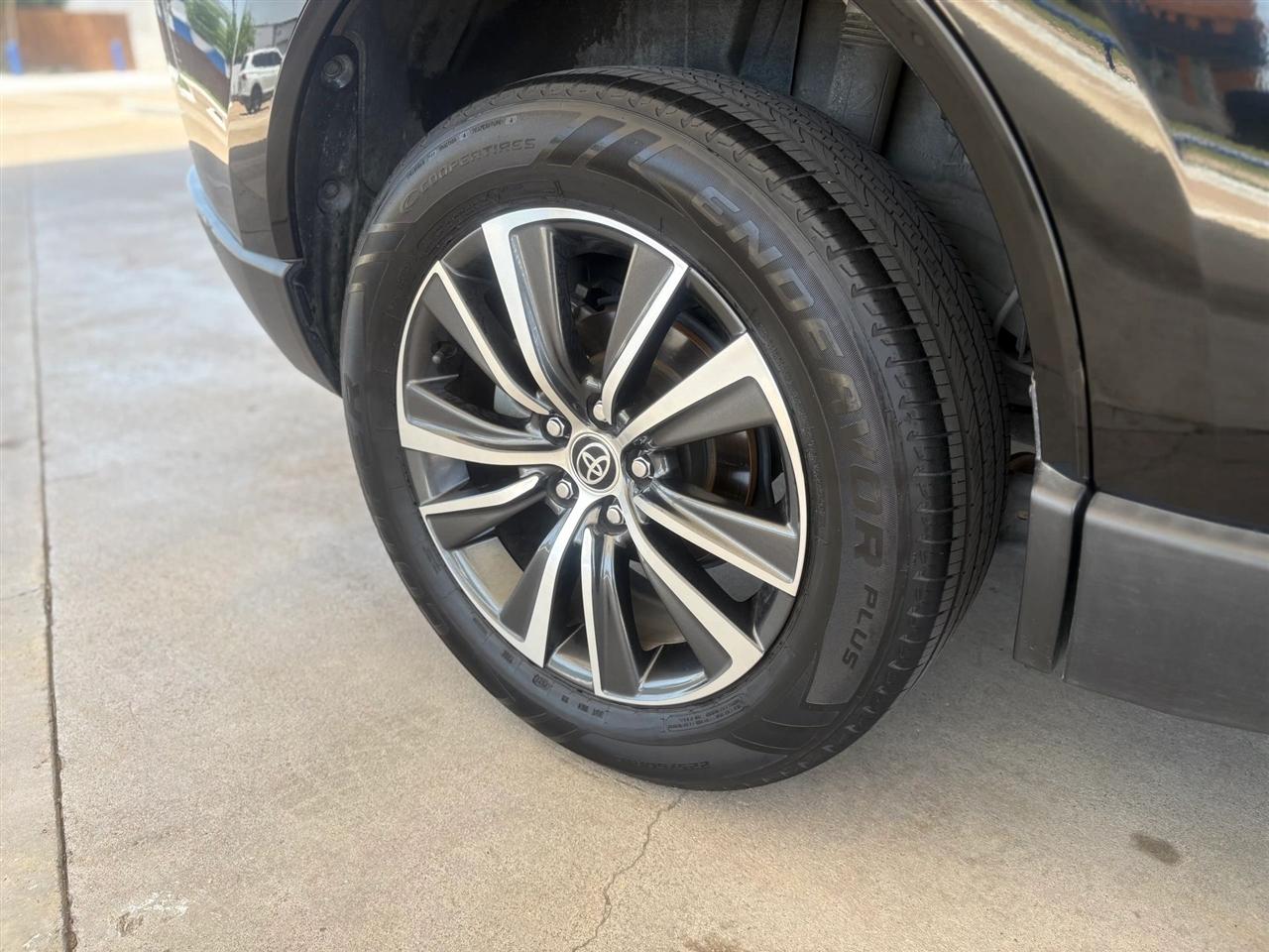 Toyota Venza  2022