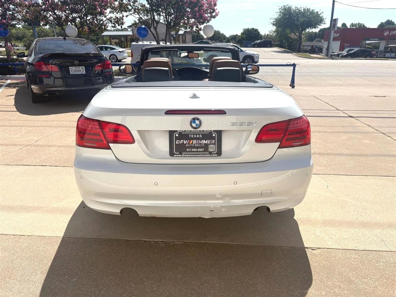 BMW 3-Series  2011