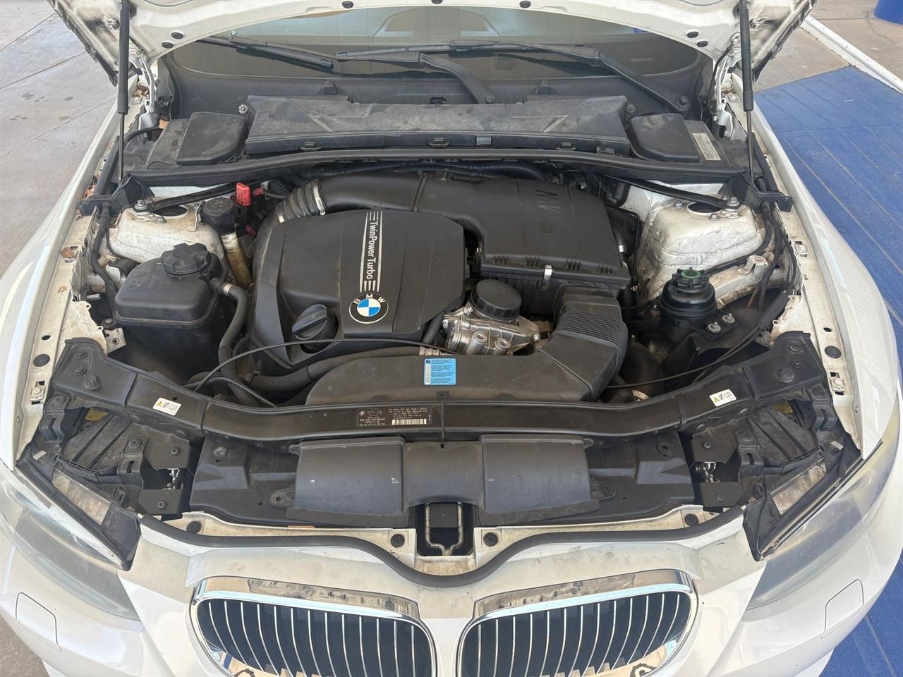 BMW 3-Series  2011