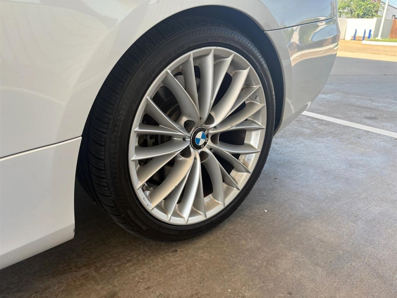 BMW 3-Series  2011