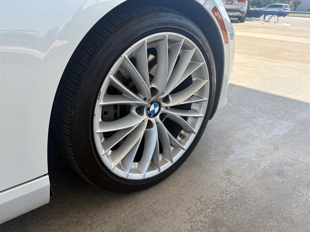 BMW 3-Series  2011