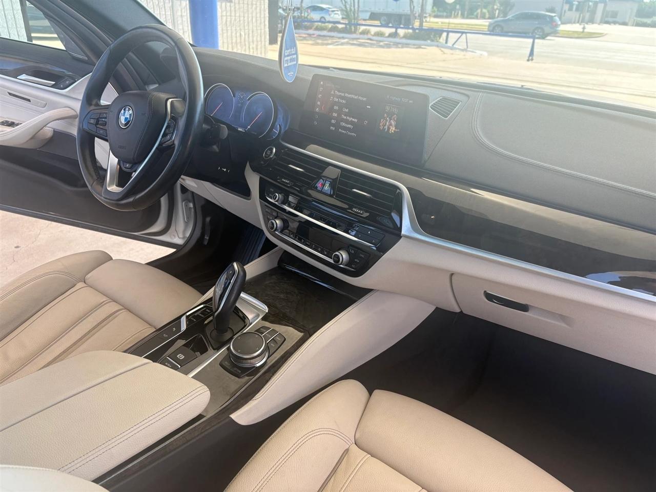 BMW 5-Series  2018