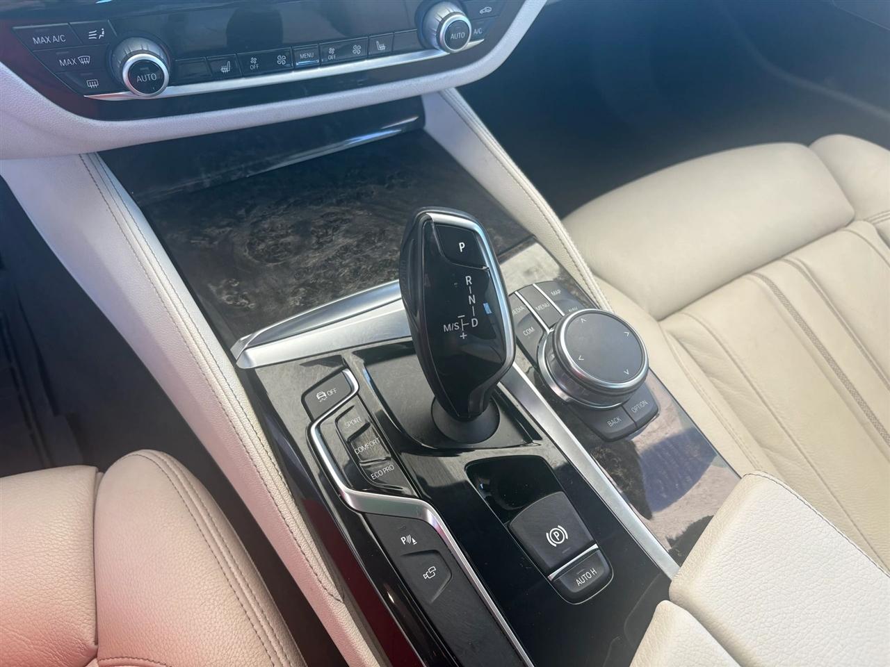 BMW 5-Series  2018