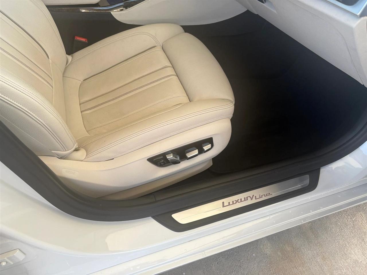 BMW 5-Series  2018