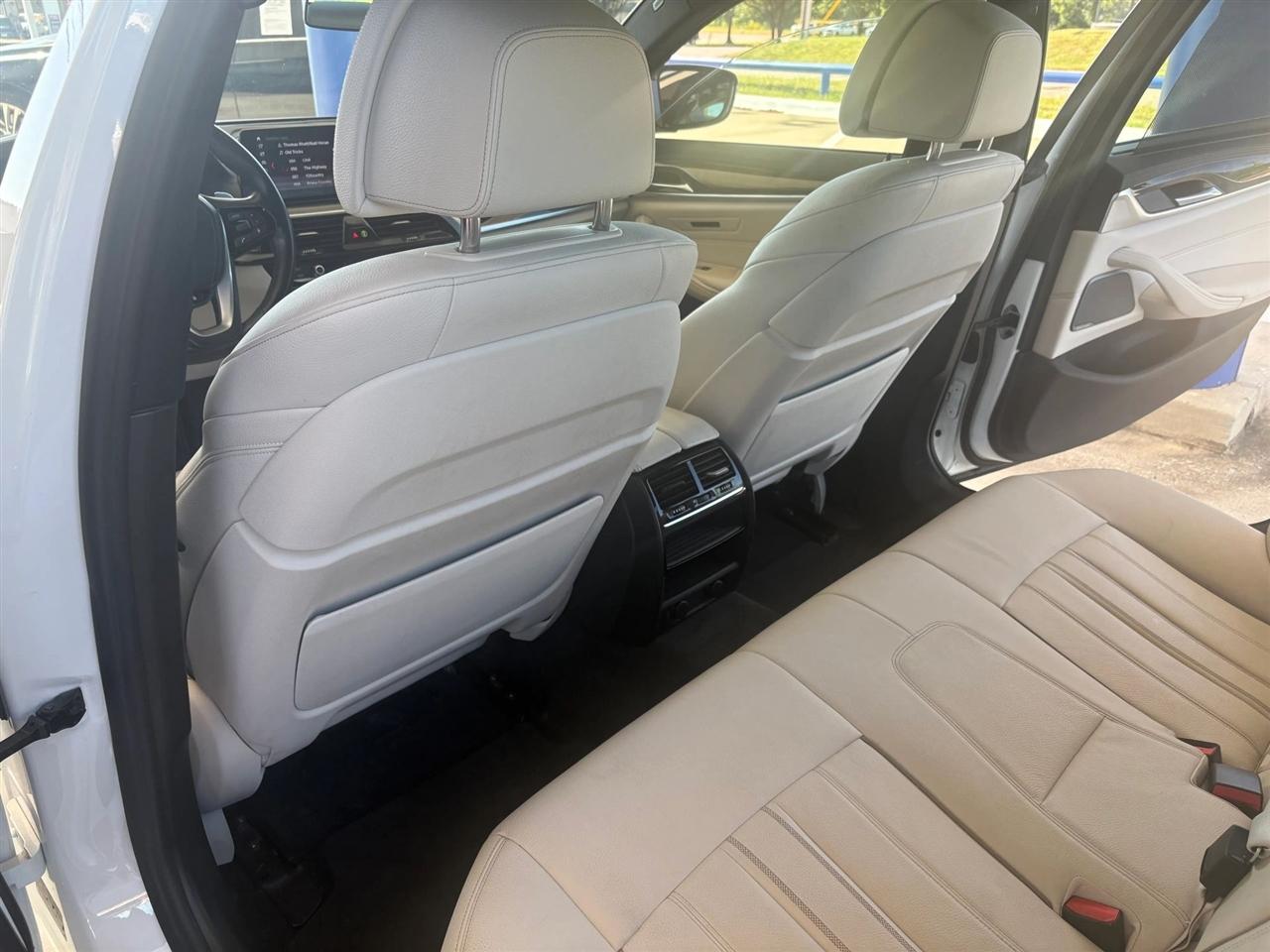 BMW 5-Series  2018