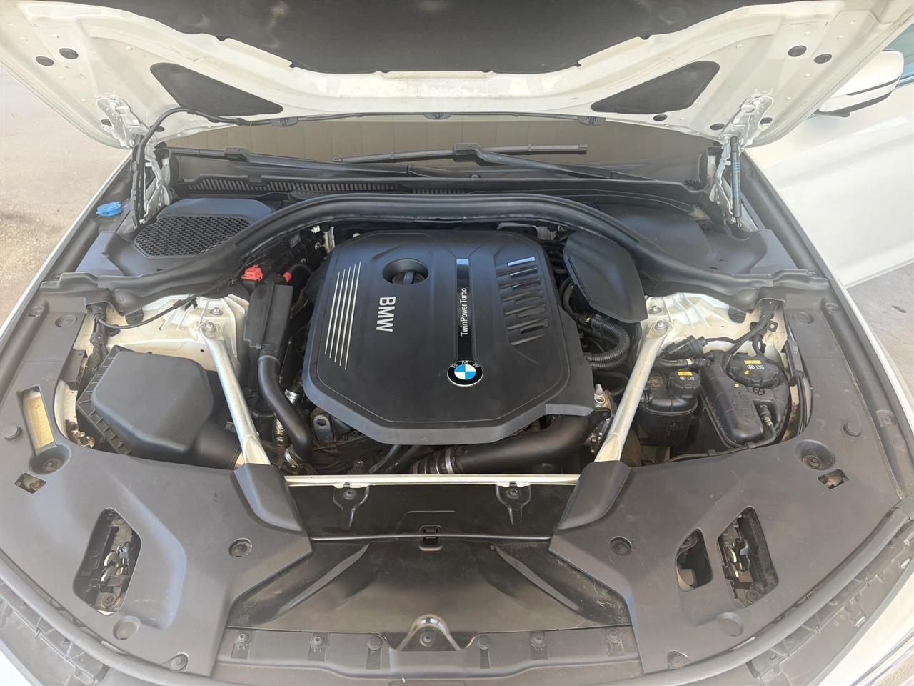 BMW 5-Series  2018