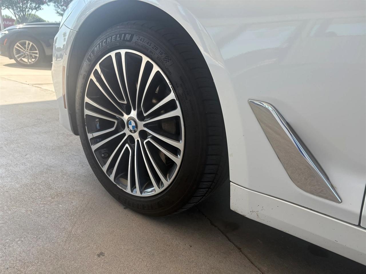 BMW 5-Series  2018