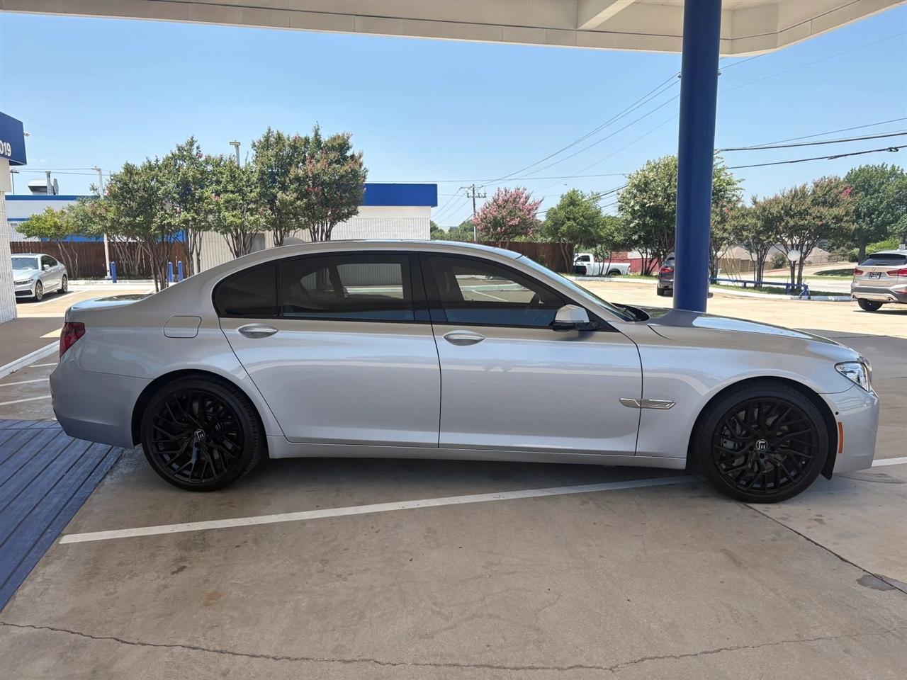 BMW 7-Series  2015