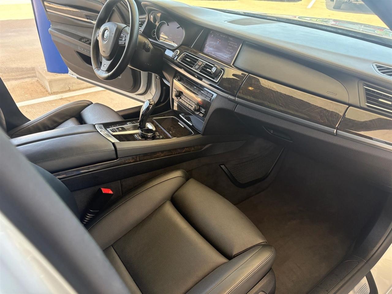 BMW 7-Series  2015