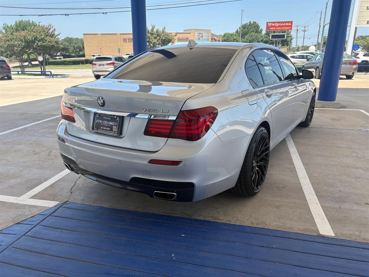 BMW 7-Series  2015