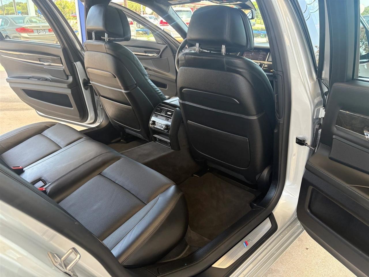 BMW 7-Series  2015