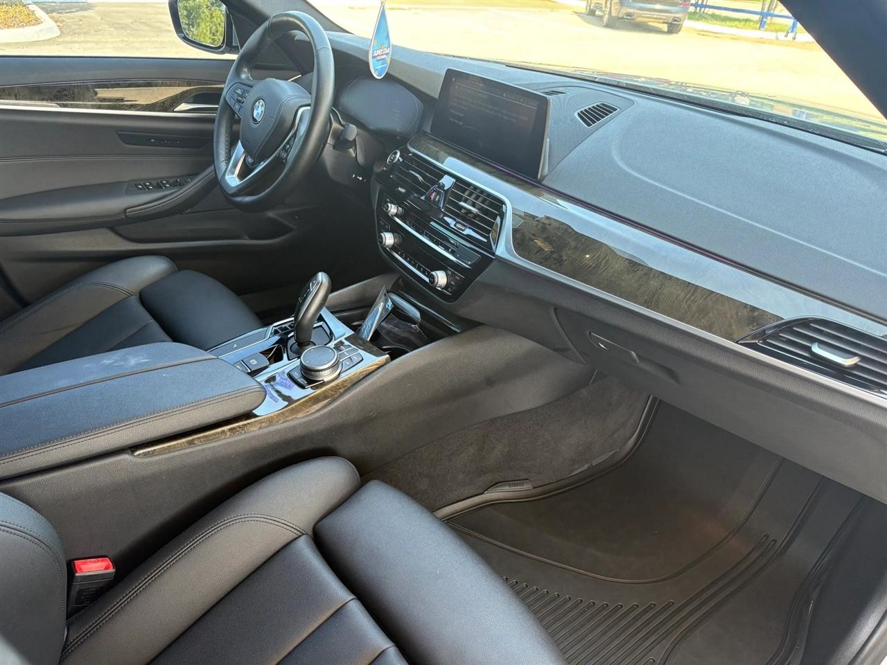 BMW 5-Series  2020