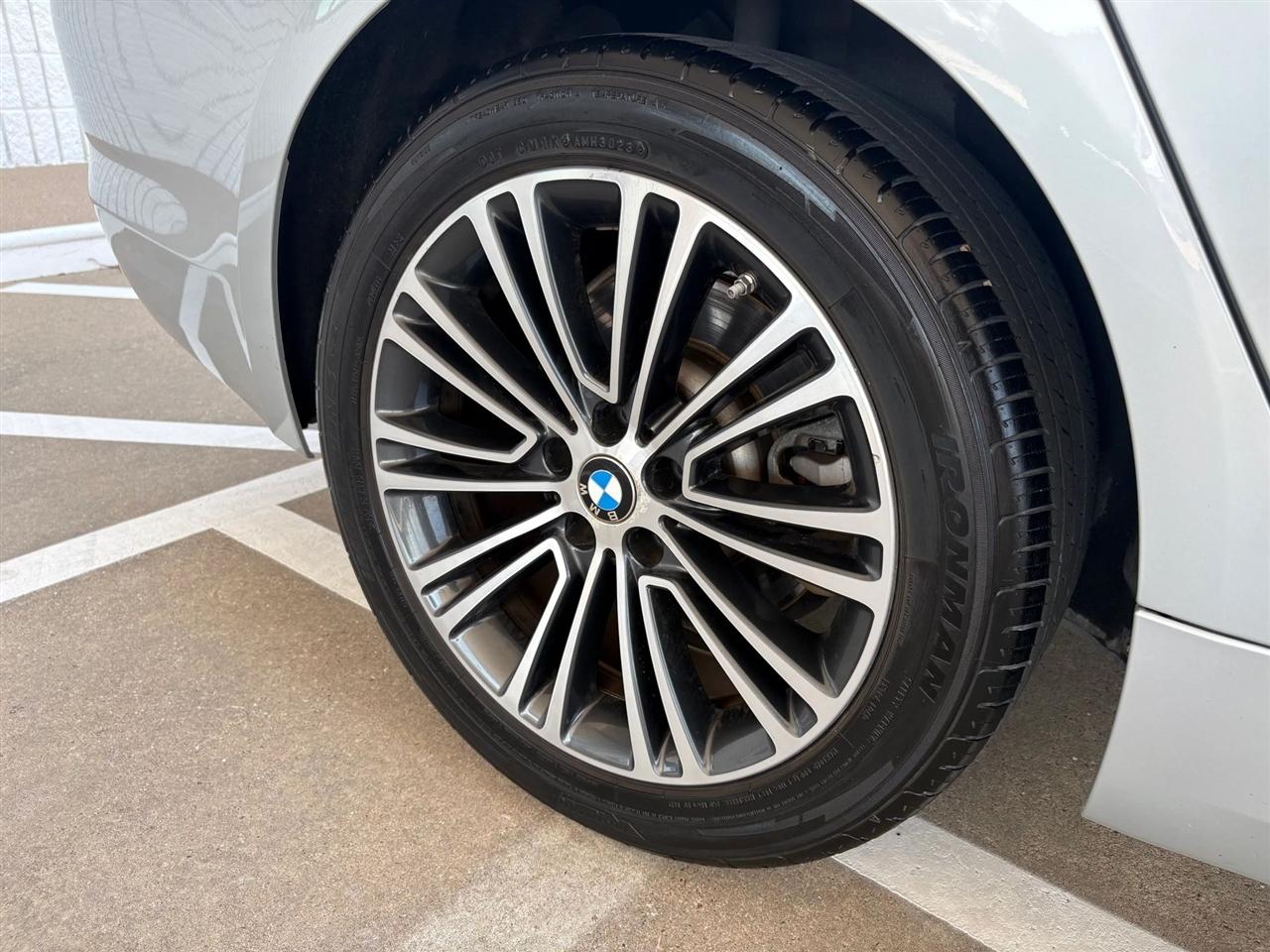 BMW 5-Series  2020