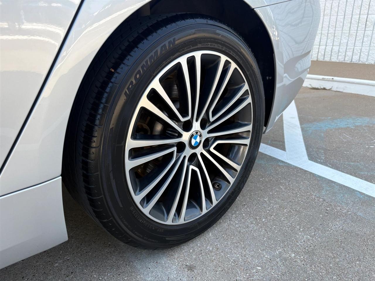 BMW 5-Series  2020