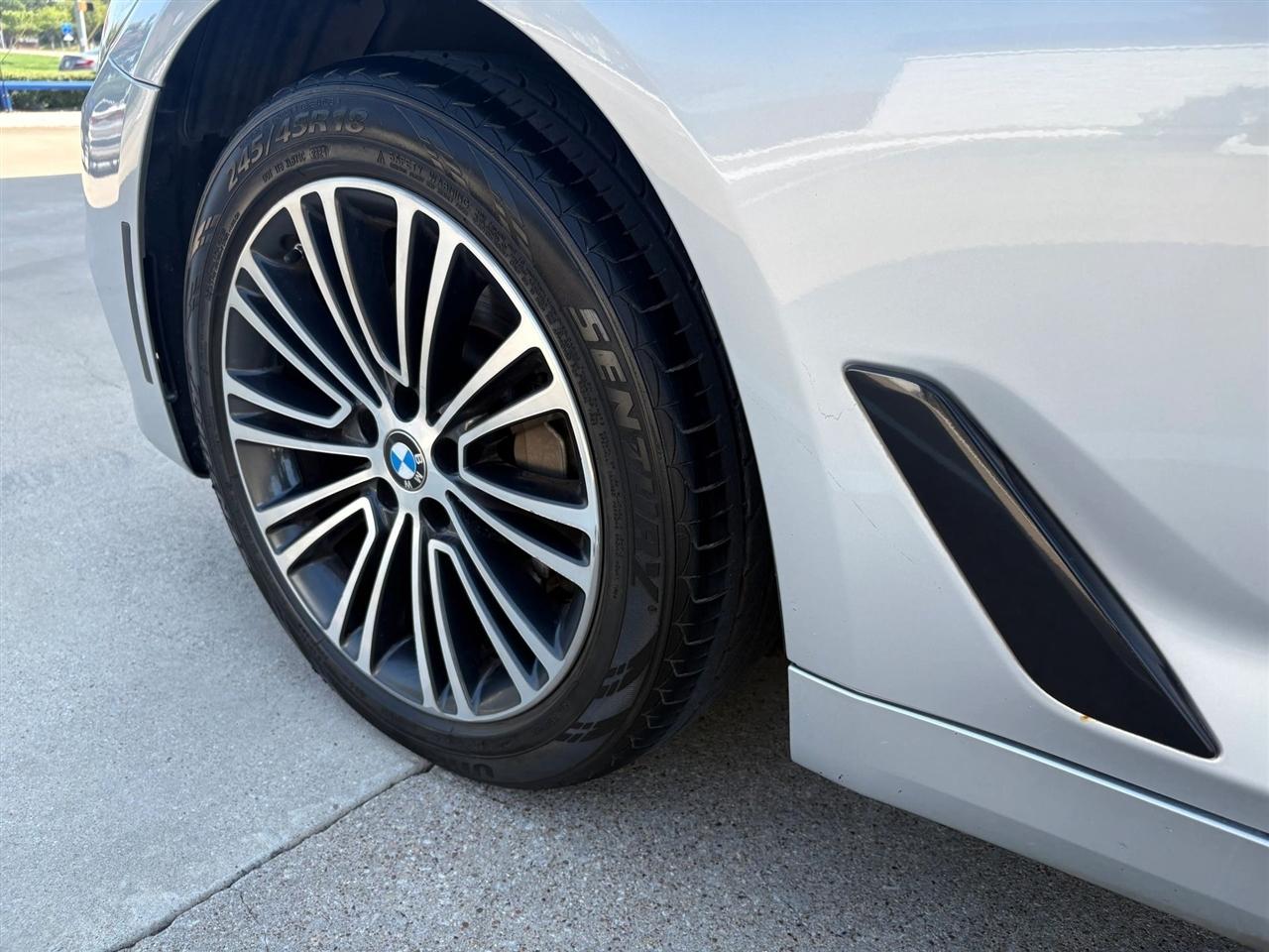 BMW 5-Series  2020