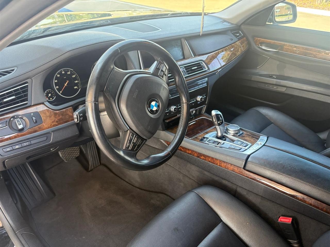 BMW 7-Series  2015