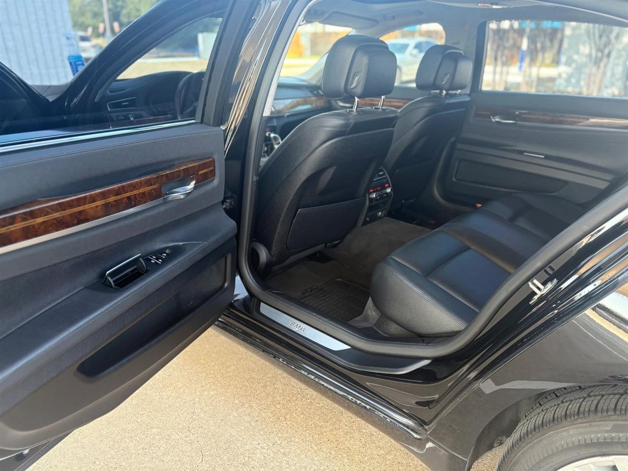 BMW 7-Series  2015