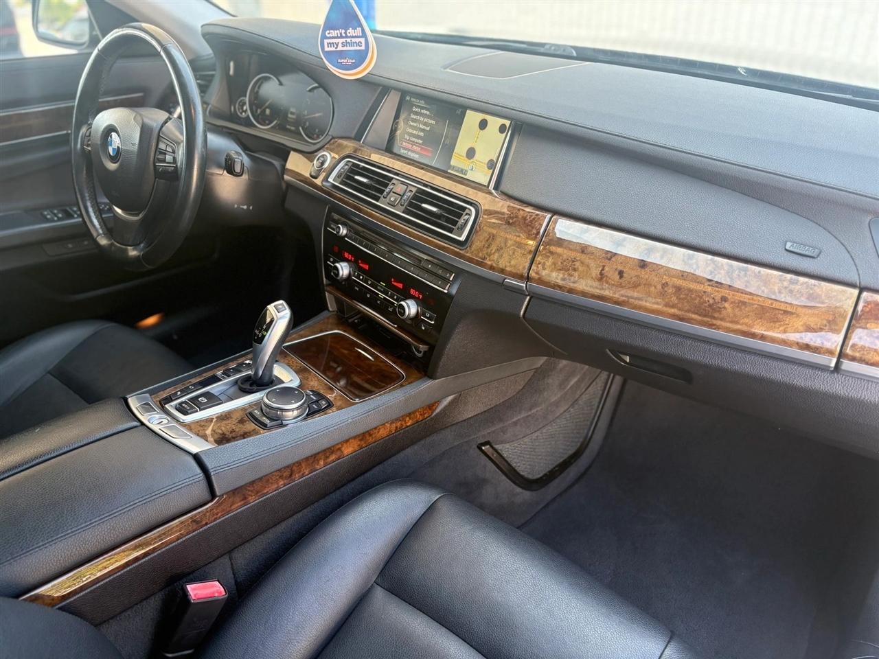 BMW 7-Series  2015