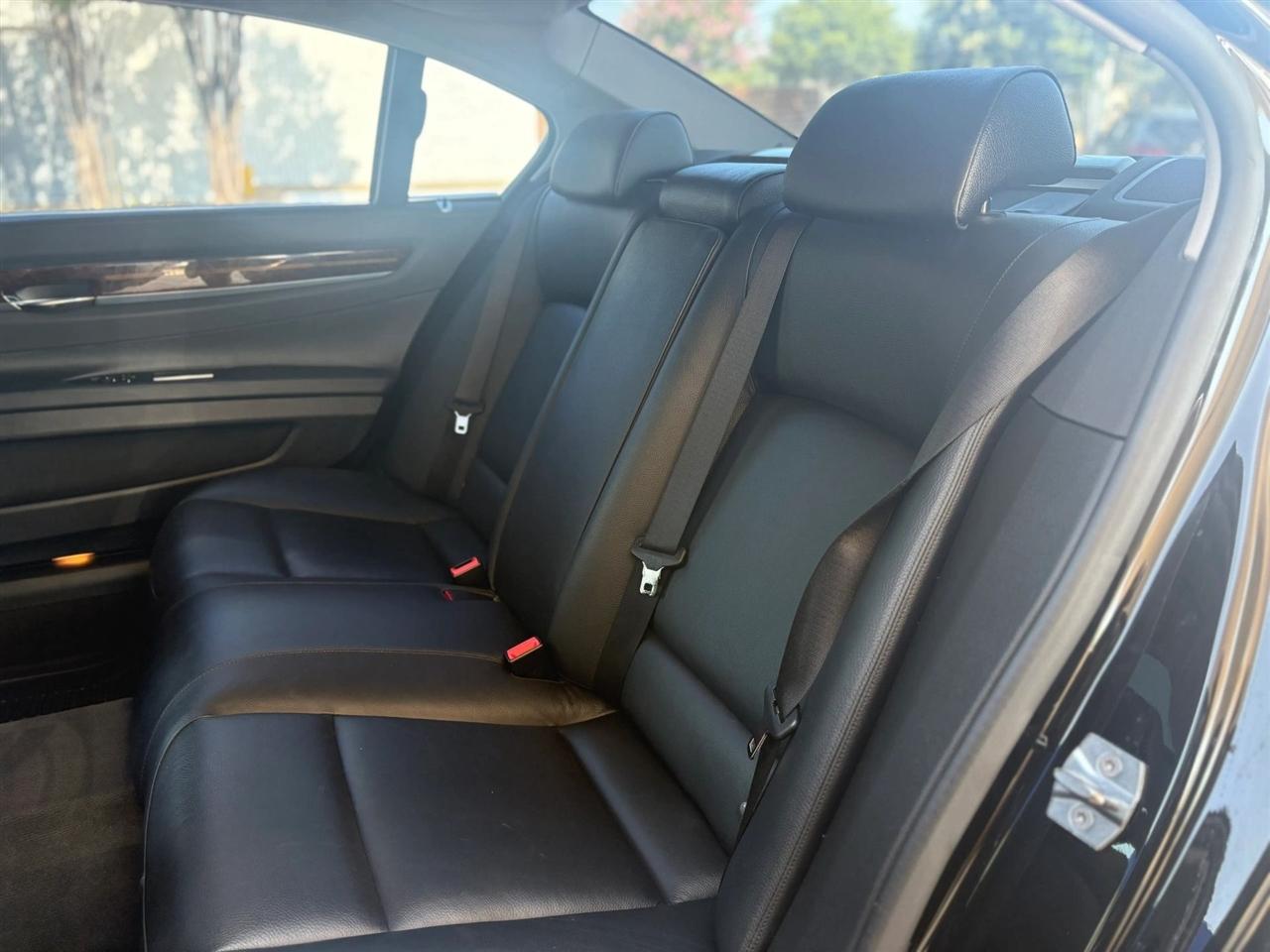 BMW 7-Series  2015