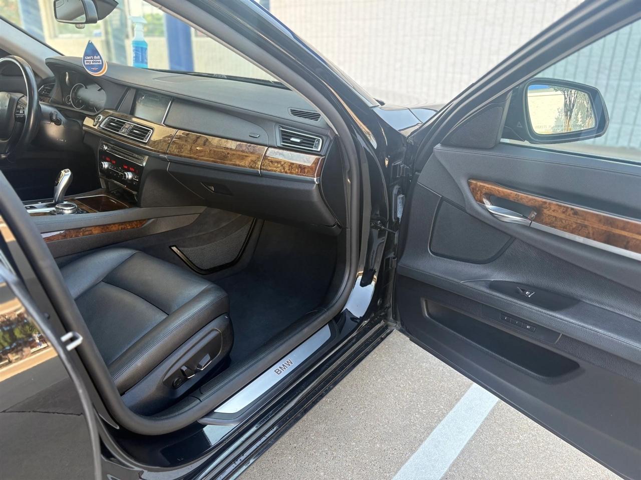 BMW 7-Series  2015