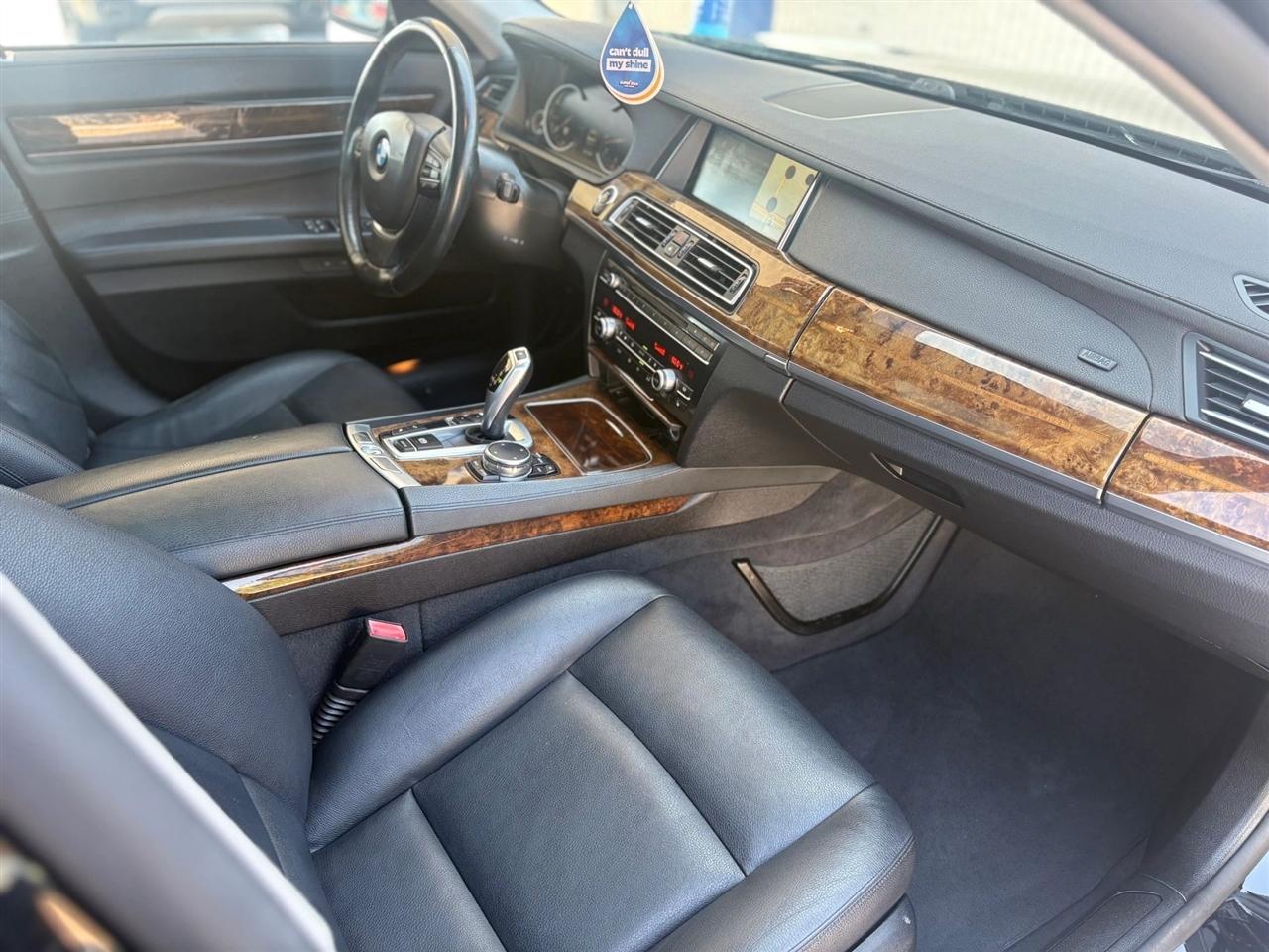 BMW 7-Series  2015