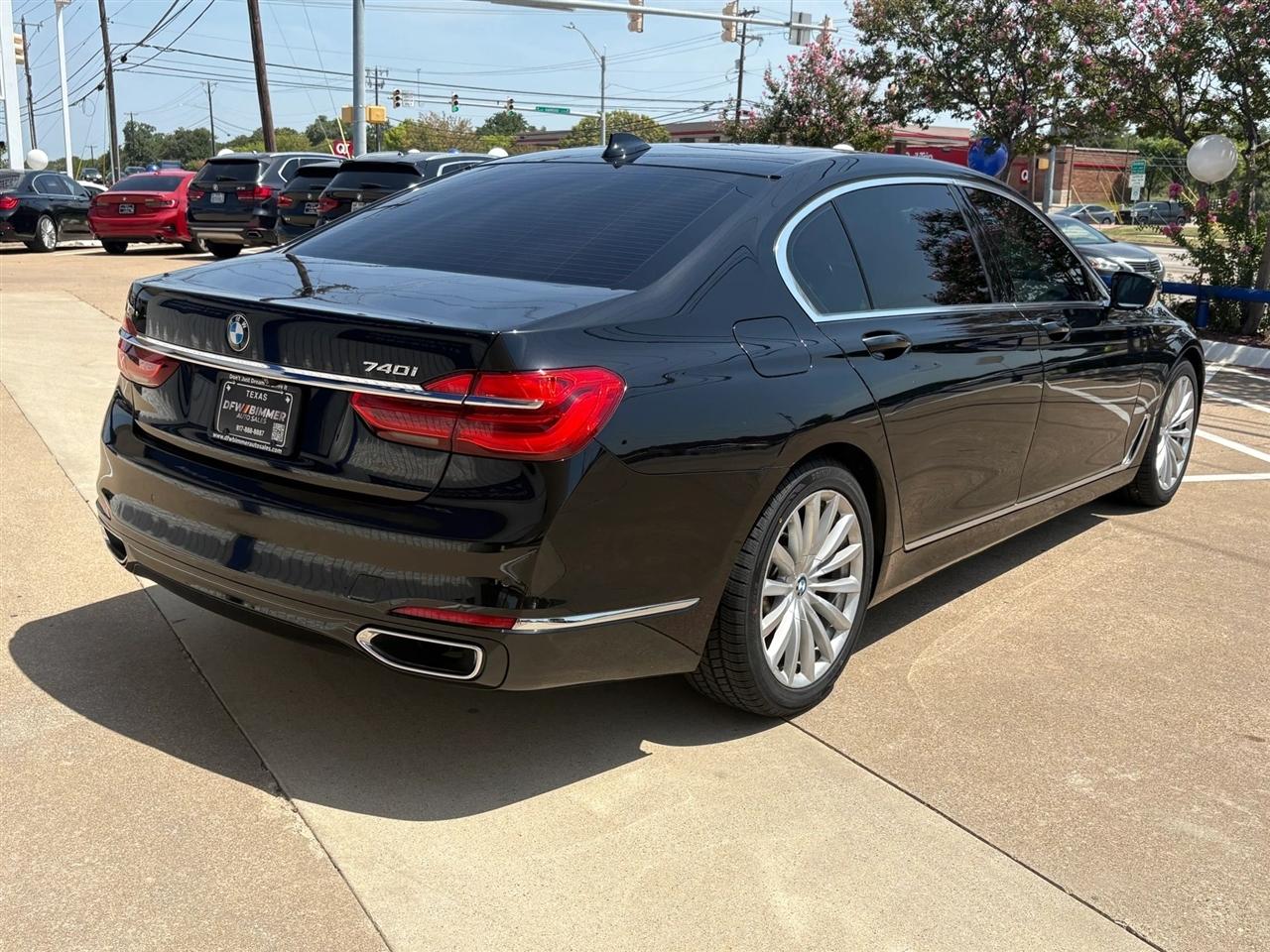 BMW 7-Series  2019