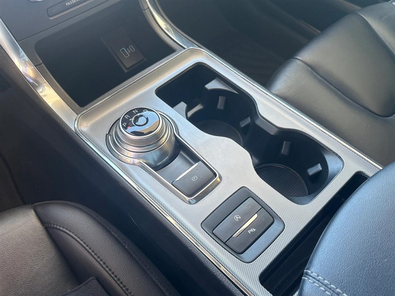 Ford Edge  2021