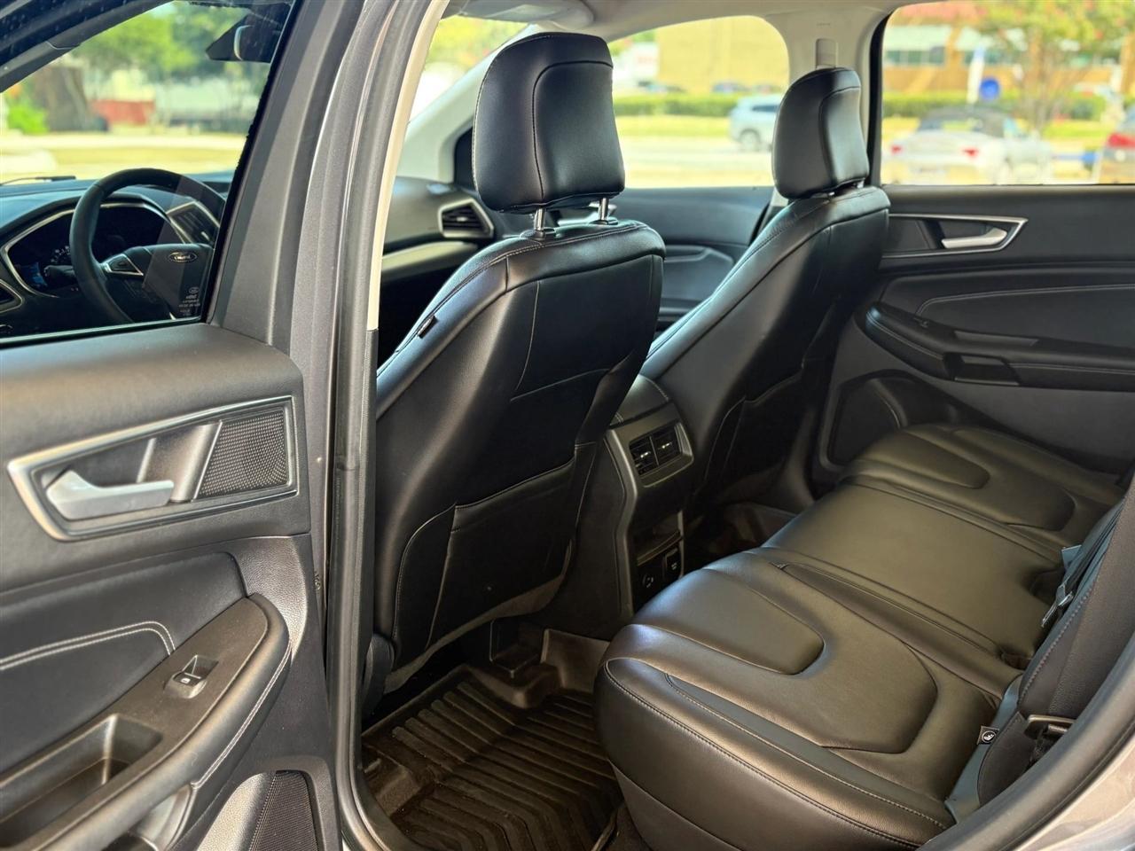Ford Edge  2021