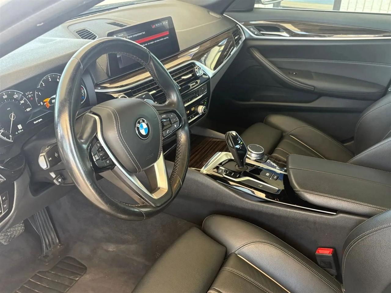 BMW 5-Series  2019