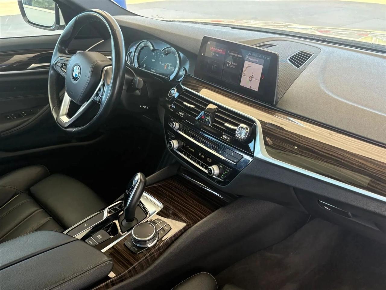 BMW 5-Series  2019
