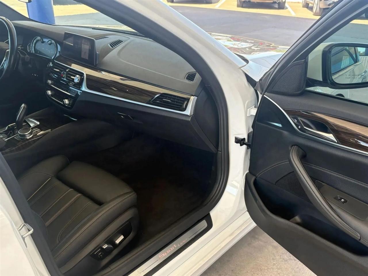 BMW 5-Series  2019