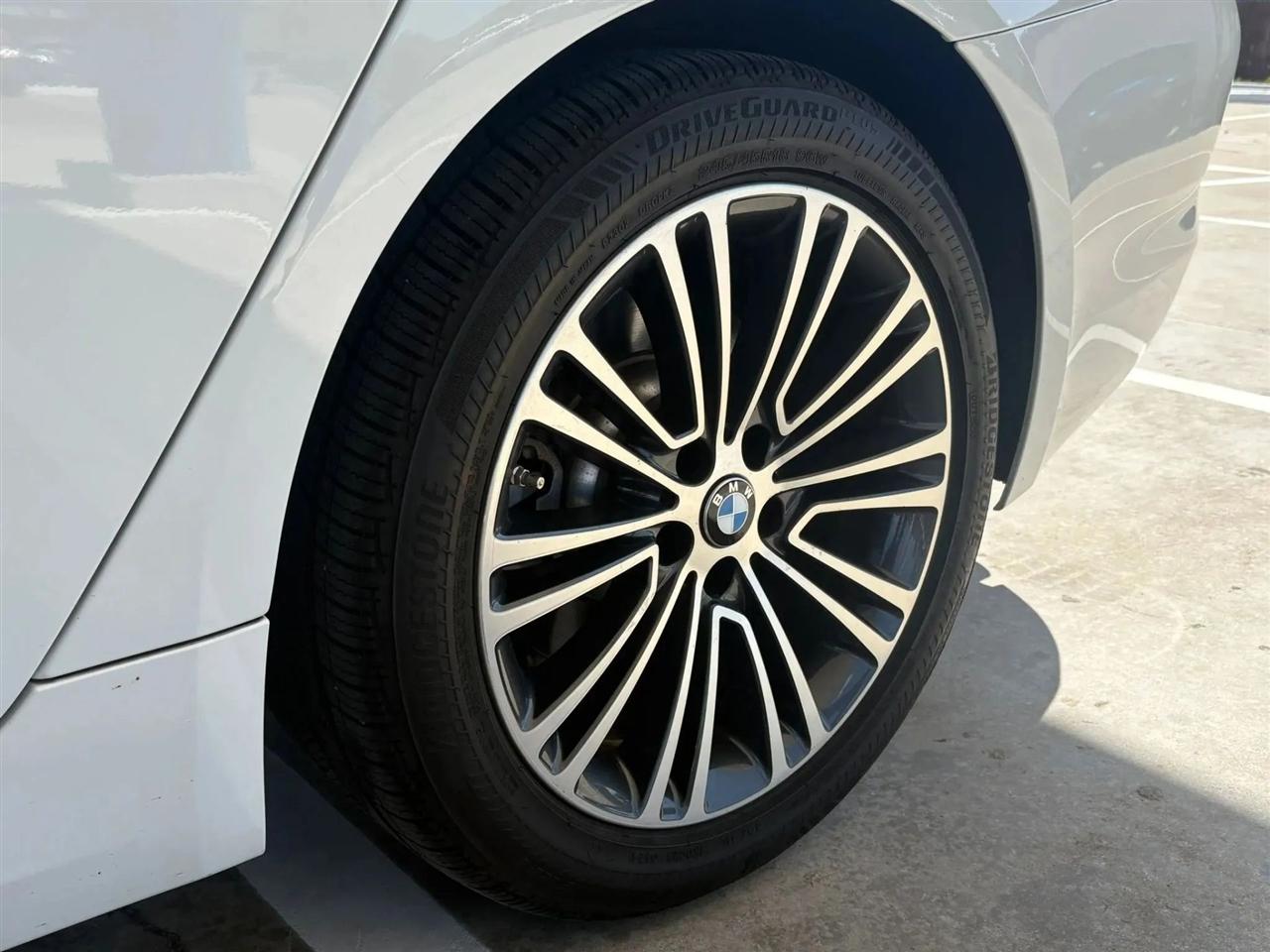 BMW 5-Series  2019
