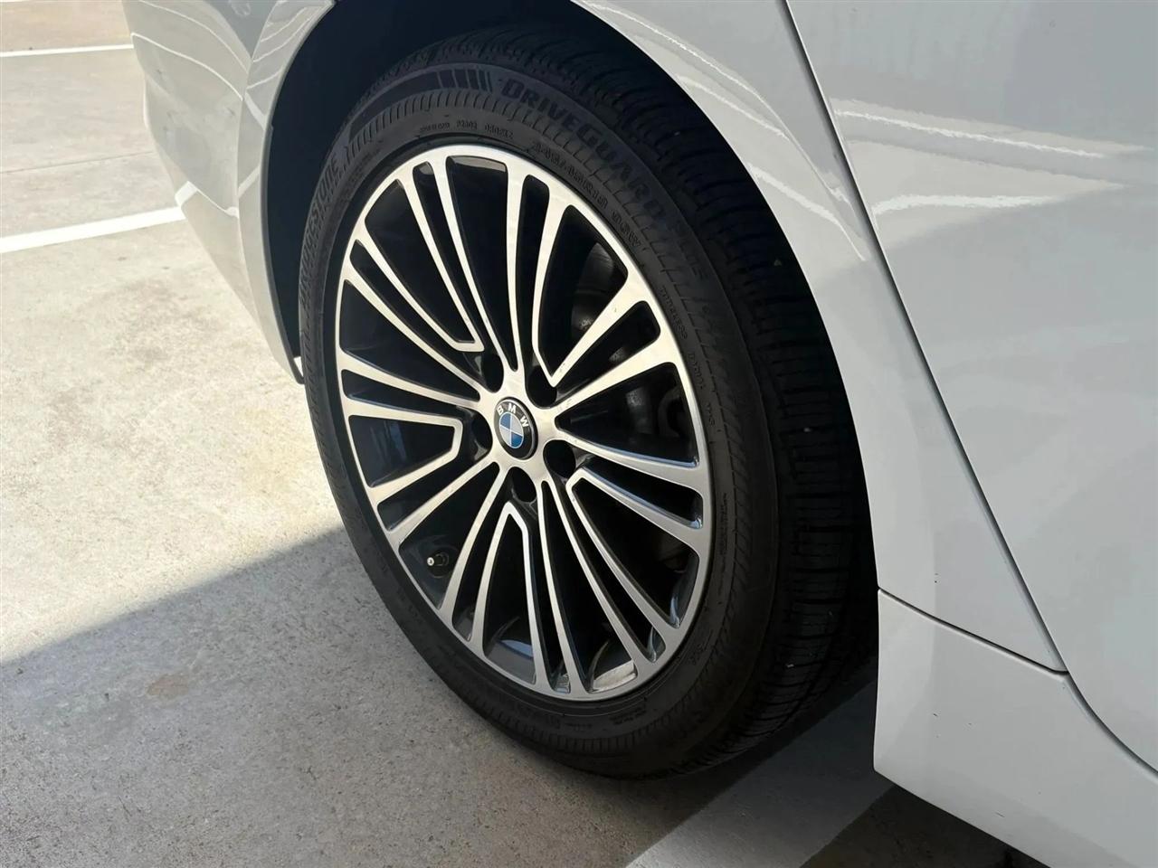 BMW 5-Series  2019